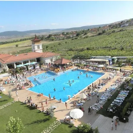 アパート жаклин к.к. хармони хилс *