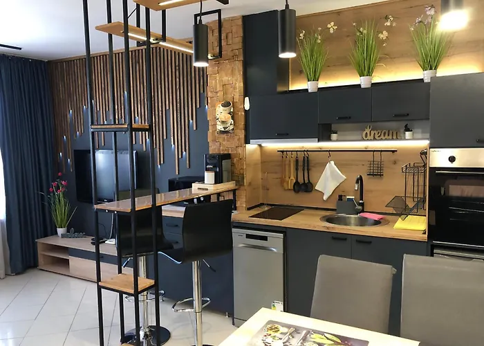 דירה жаклин к.к. хармони хилс רוגאצ'בו